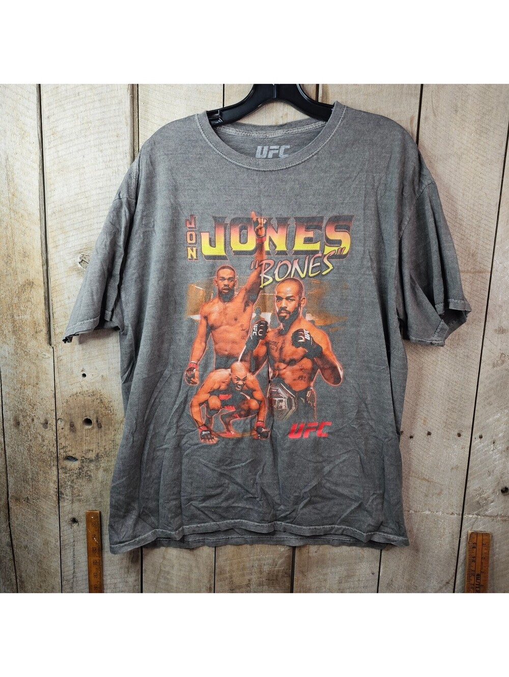 UFC Jon "Bones" Jones T-Shirt Men's Size L Large MMA Fighter Graphic Tee Gray